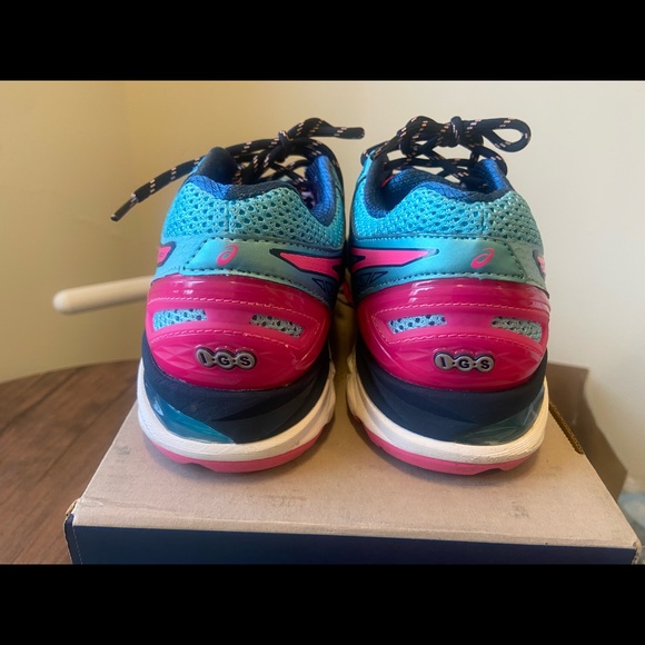 ASICS Women's GT-2000 4 Running Shoe, Turquoise/Hot Pink/Navy, 6.5 M - Picture 4 of 6